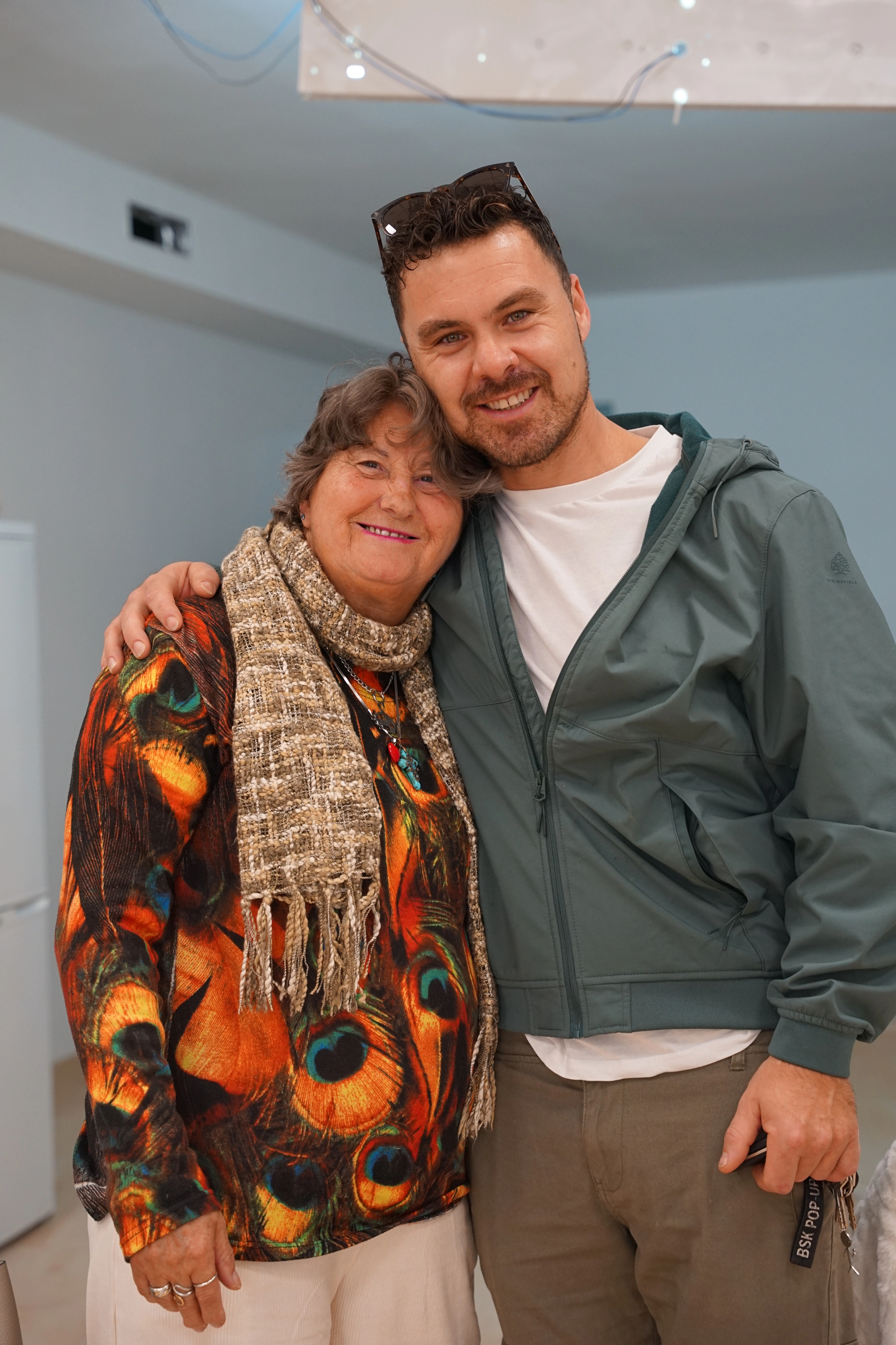 Compañerismo entre generaciones